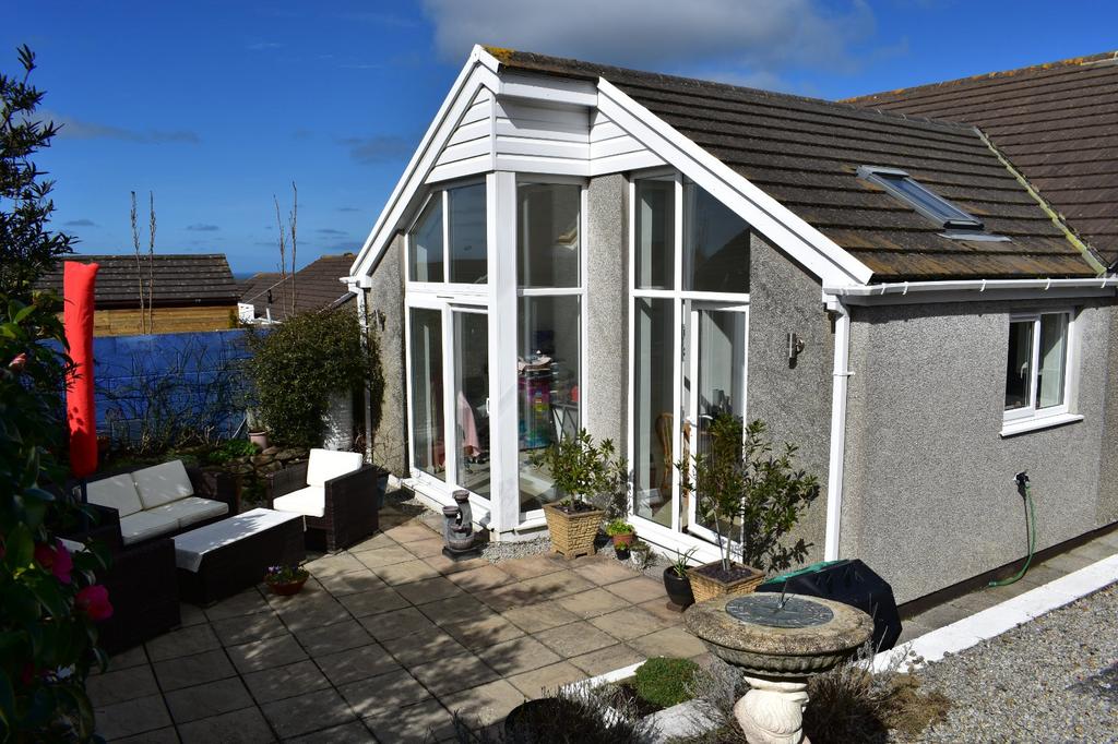 Treganoon Road, Mount Ambrose... 2 bed bungalow £320,000