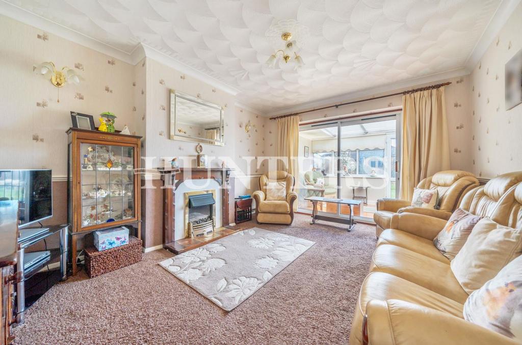 Lake Avenue, Rainham 2 bed semidetached bungalow £450,000