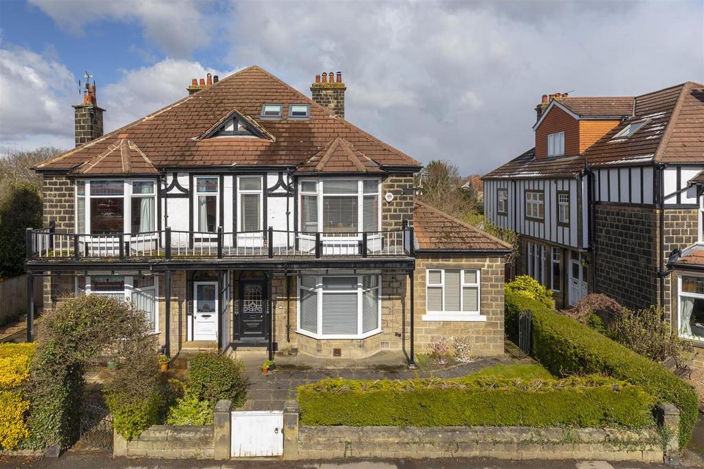 Main Street, Menston, LS29 5 bed semidetached house £725,000
