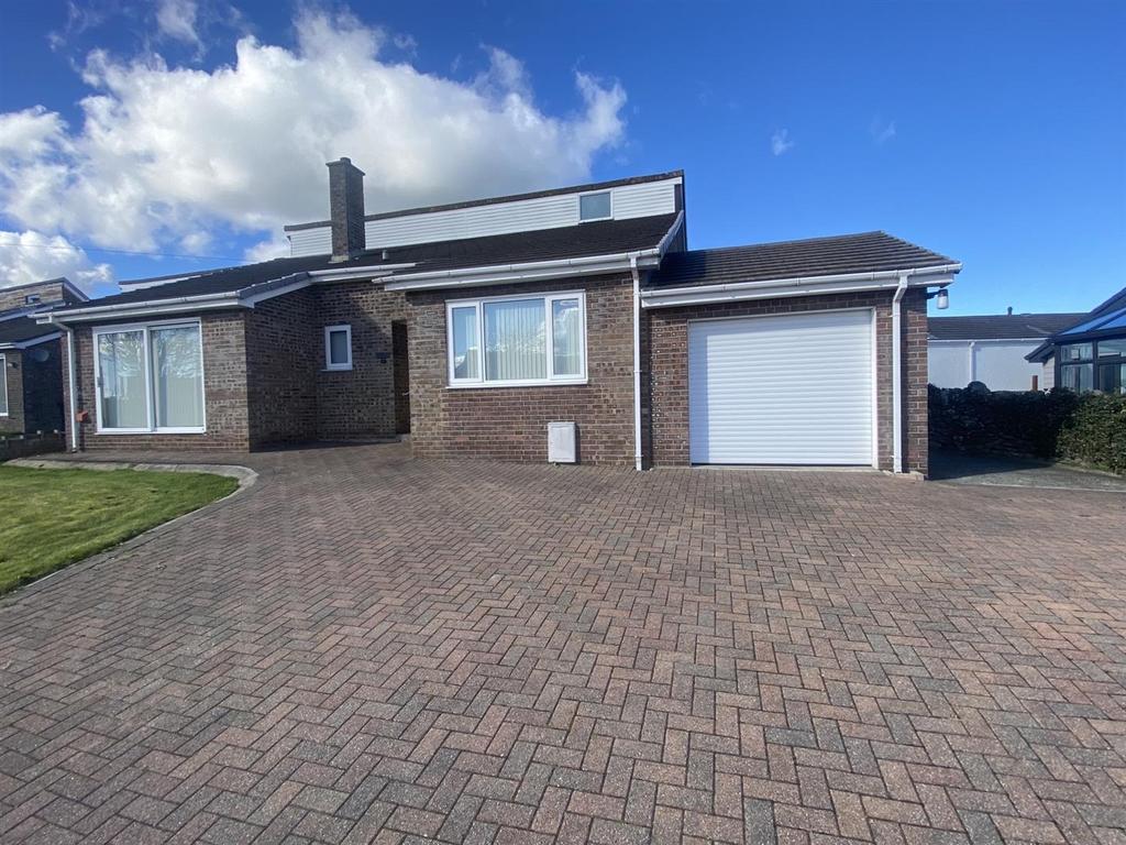 Glanllyn, Ffordd Caergybi, Llanfairpwllgwyngyll 3 bed detached bungalow