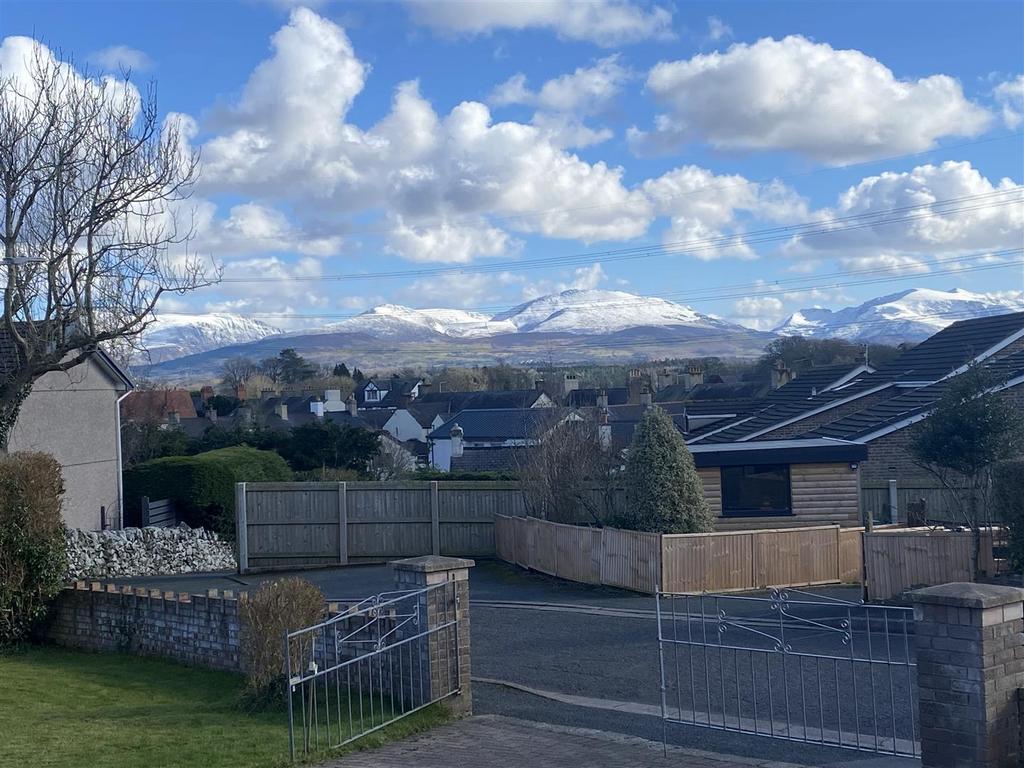 Glanllyn, Ffordd Caergybi, Llanfairpwllgwyngyll 3 bed detached bungalow