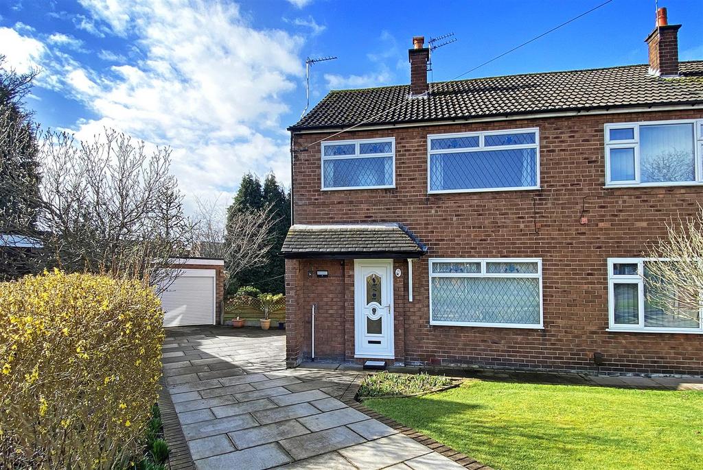 Sandacre Road, Baguley 3 bed semidetached house for sale £350,000