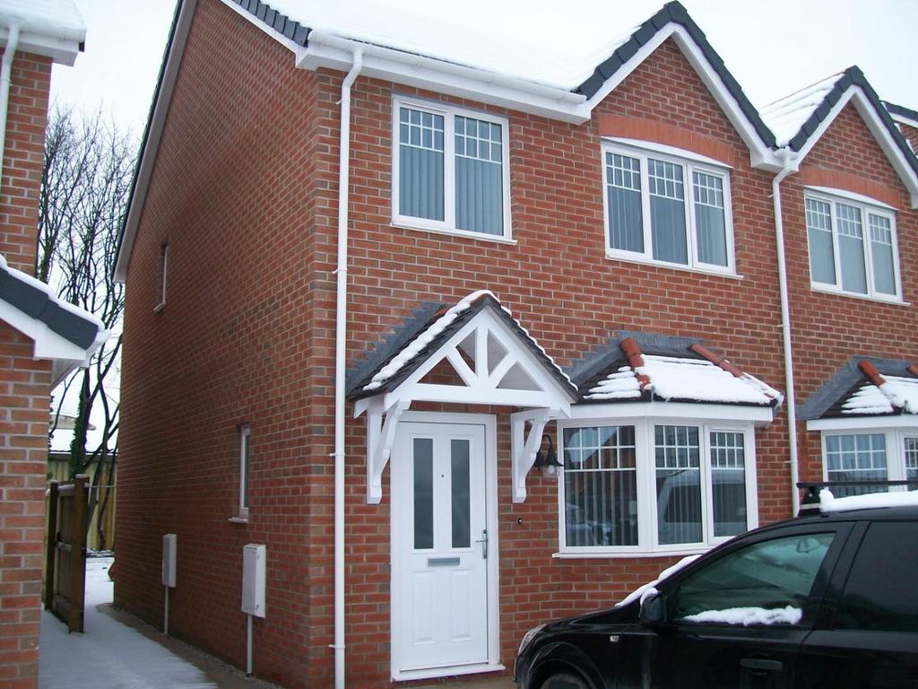 Maes Glyndwr, Oakley Grange Plas Coch Road, Wrexham 3 bed house £