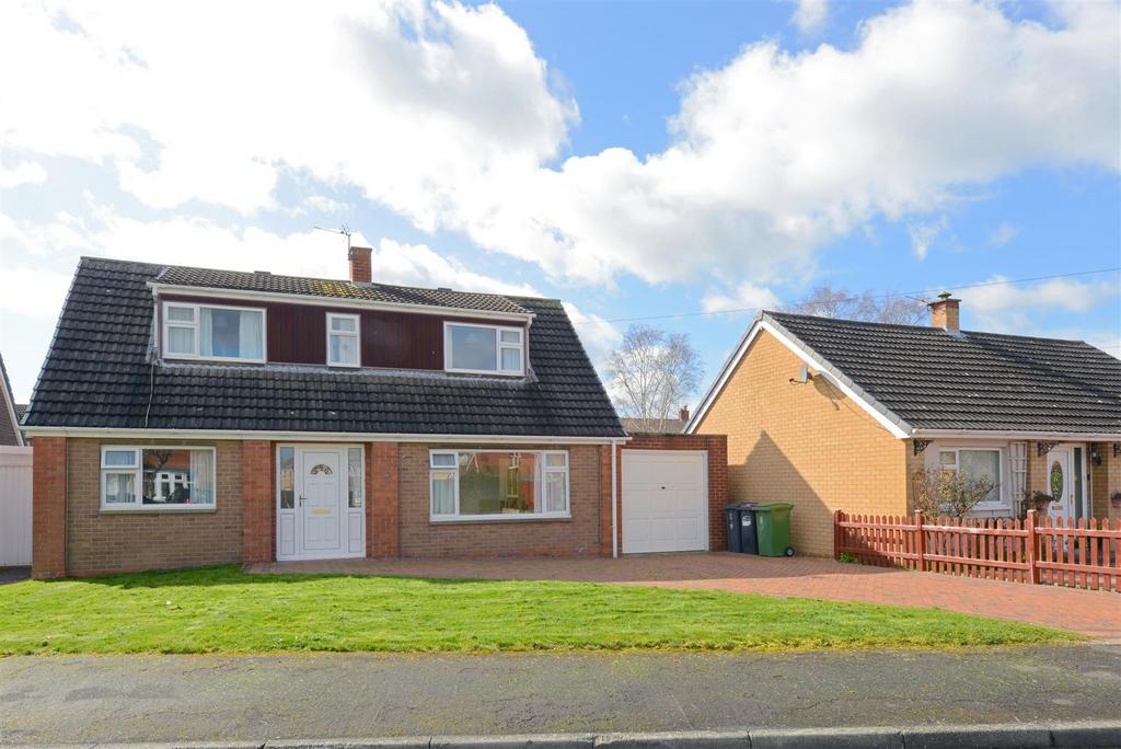 Garmston Road, Sutton Farm, Shrewsbury 3 bed detached bungalow £375,000