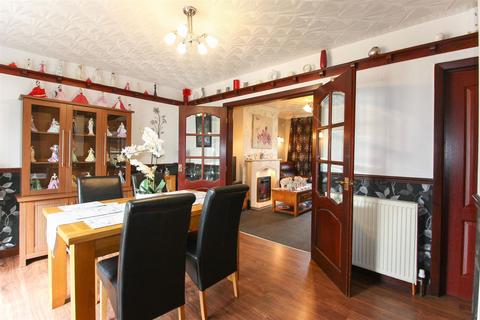 3 bedroom semi-detached house for sale - Burrows Grove, Wombwell, Barnsley