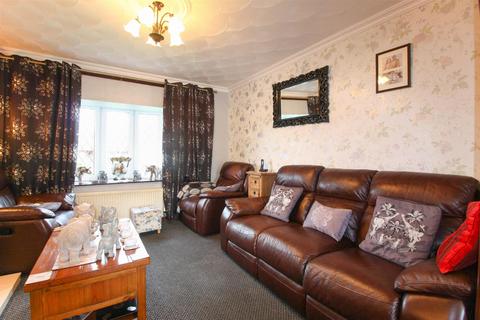 7 Burrows Grove, Wombwell, Barnsley, S73 8PT