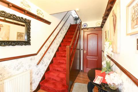 7 Burrows Grove, Wombwell, Barnsley, S73 8PT