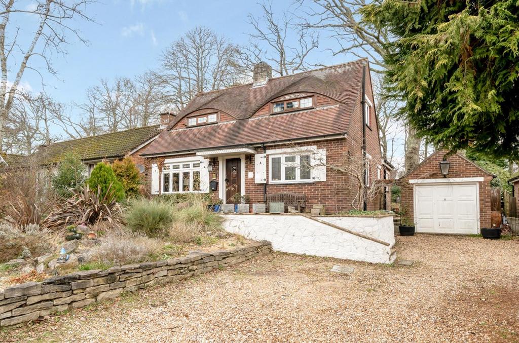 Gordon Road, Hiltingbury, Chandler's Ford 4 bed detached house for sale