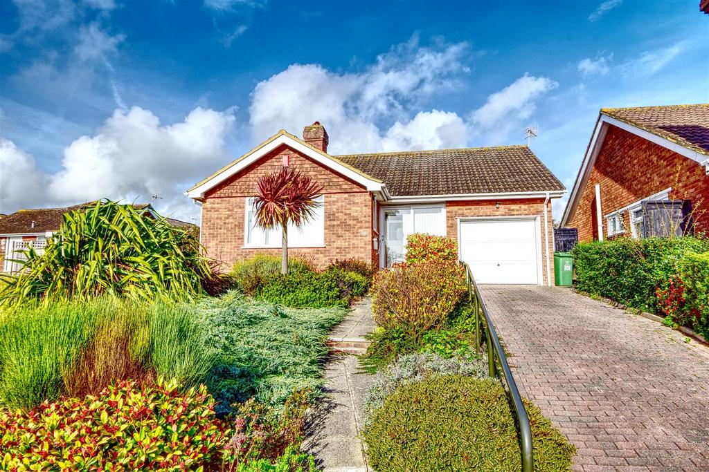 Links Drive, BexhillOnSea 3 bed detached bungalow for sale £450,000