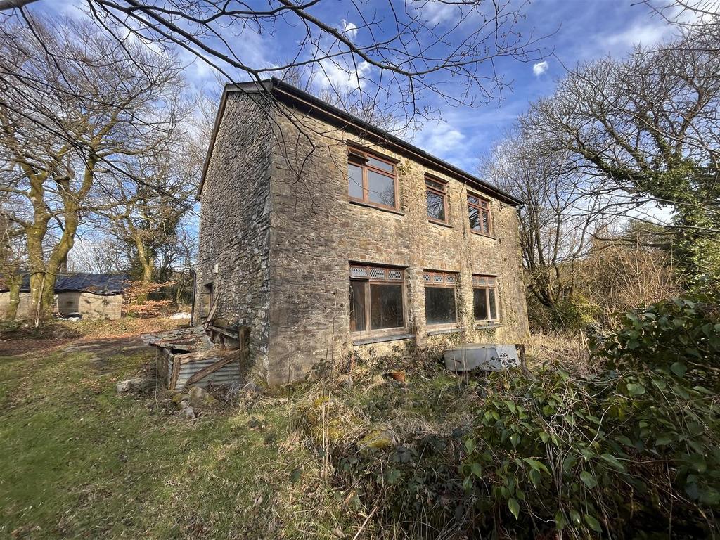 Ffarmers, Llanwrda 4 bed property with land for sale £275,000