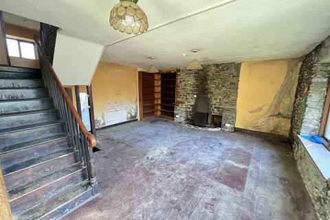 4 bedroom property with land for sale - Ffarmers, Llanwrda