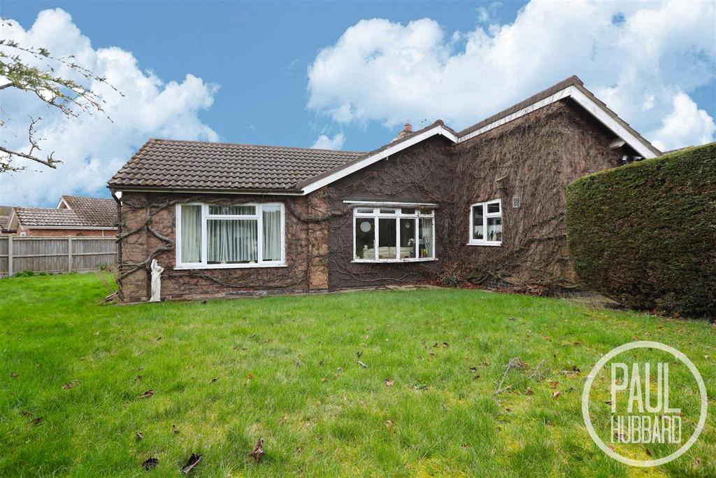 Church Lane, Carlton Colville, NR33 4 bed detached bungalow £325,000
