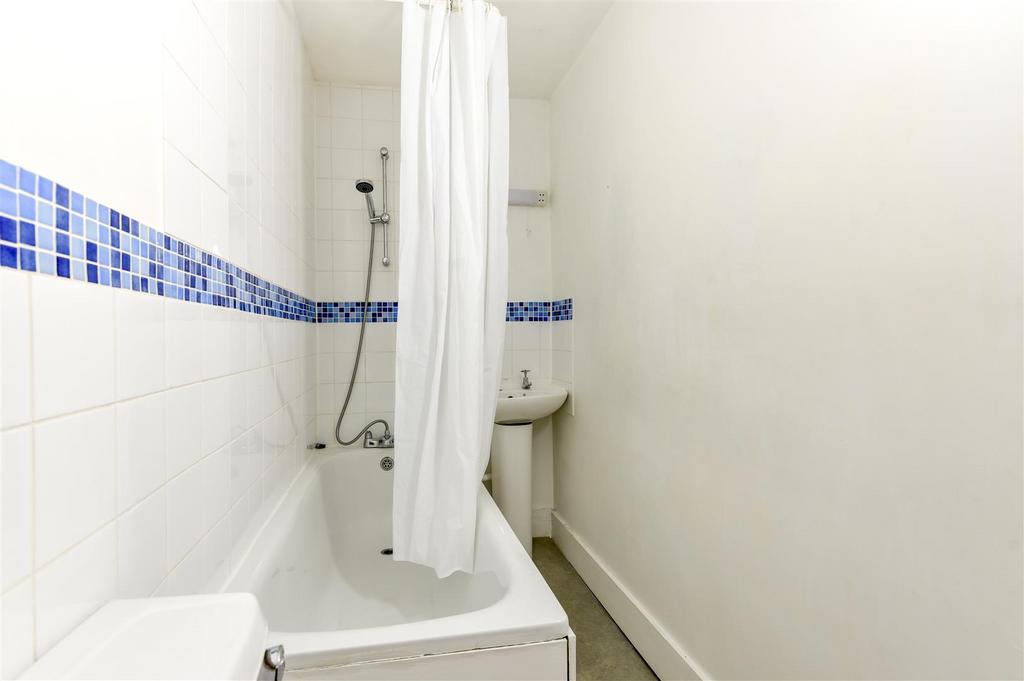 Bathroom-8.jpg