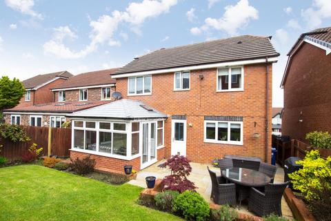15 Douglas Close, Blackburn, BB2 4FF