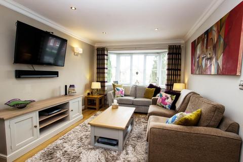 15 Douglas Close, Blackburn, BB2 4FF