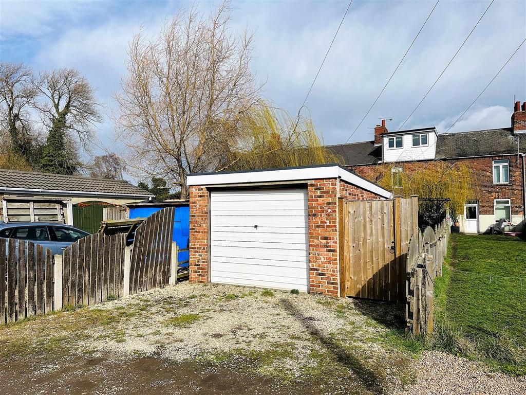 Detached Garage
