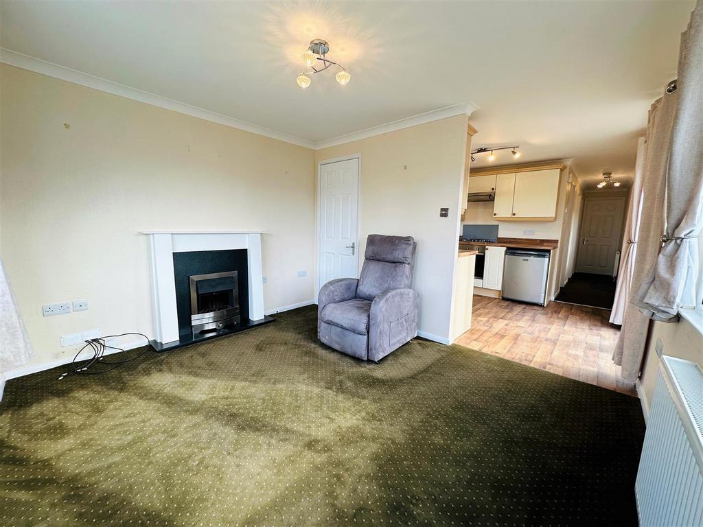 Flaxley Road, Selby 3 bed park home for sale £80,000
