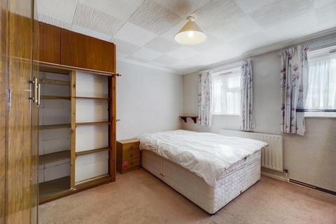 32 Frimley Crescent, New Addington, Croydon, CR0 0RH