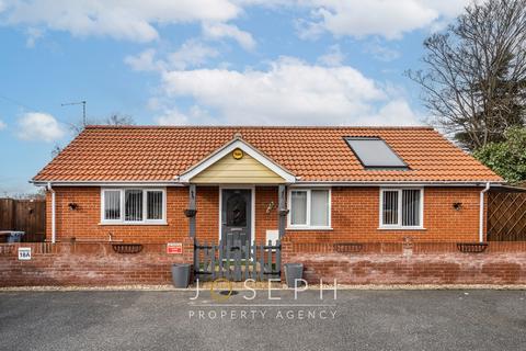 3 bedroom detached bungalow for sale - Sproughton Road, Ipswich, IP1