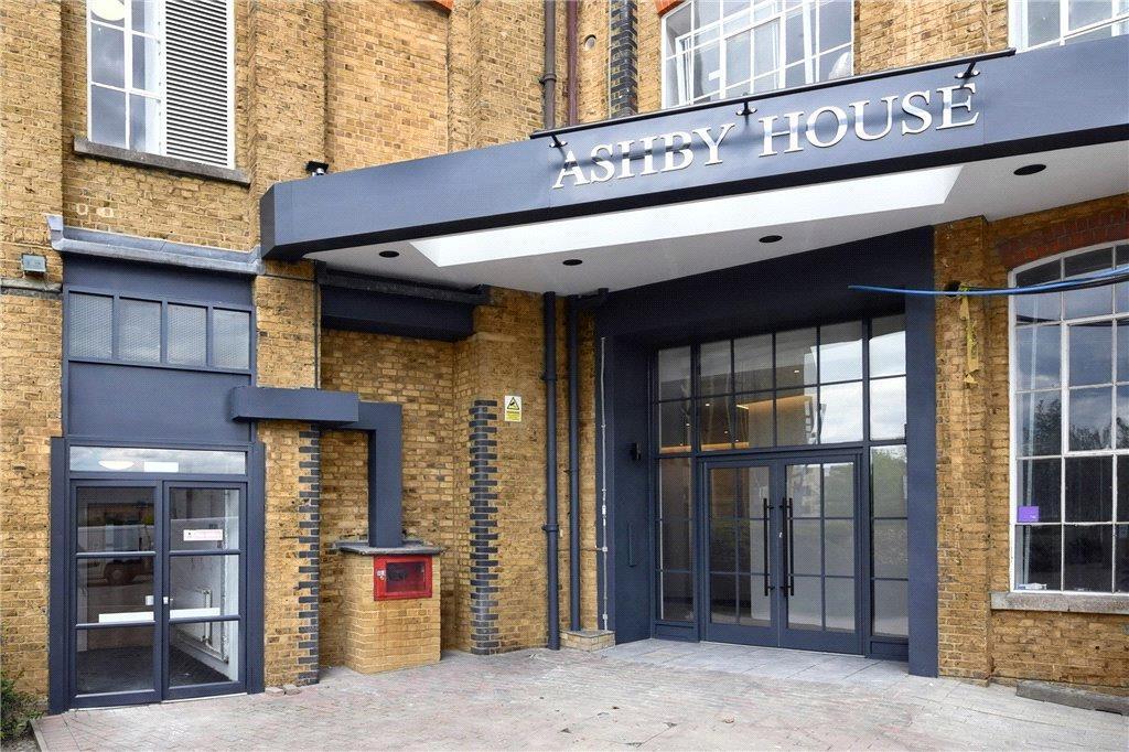 Ashby House, Brook Street, Chelmsford Studio £975 pcm (£225 pw)