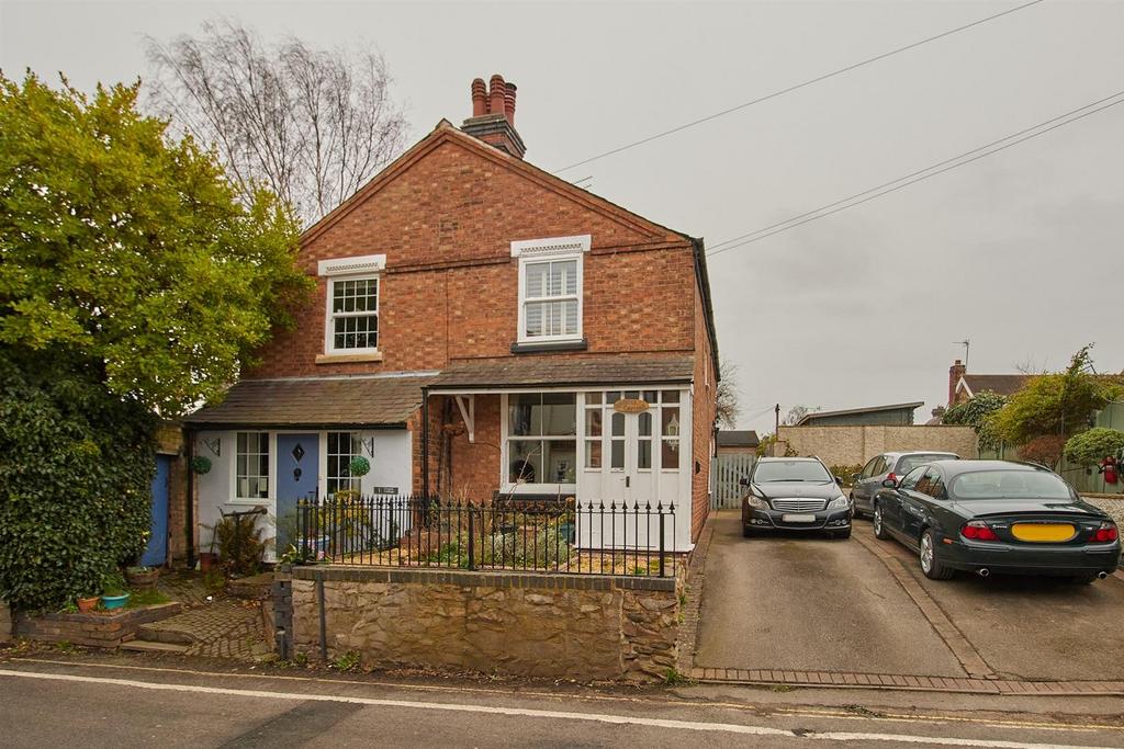 Windsor Street, Burbage, Hinckley 2 bed semidetached house for sale