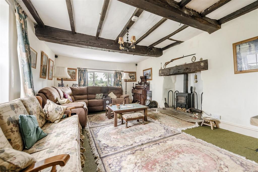 Living room 1.jpg