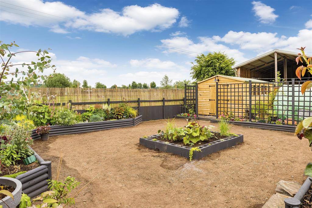 Lodge Garden 2.jpg