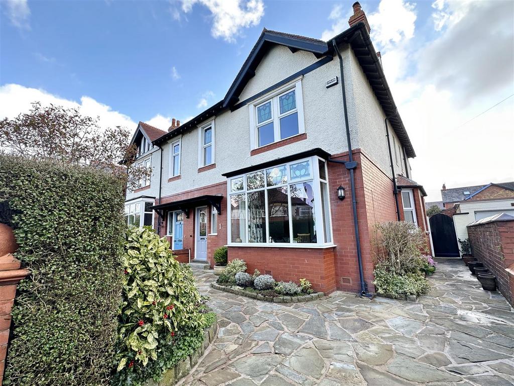 Worsley Road, Ansdell, Lytham St Annes 3 bed semidetached house for