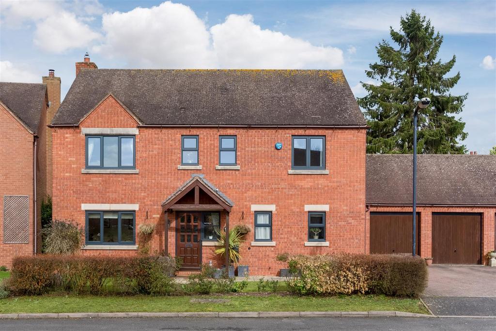 Constance Harris Close, Wellesbourne, Warwick 4 bed detached house for