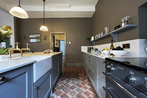 5 bedroom house for sale - The Georgian Townhouse, Walmgate, York