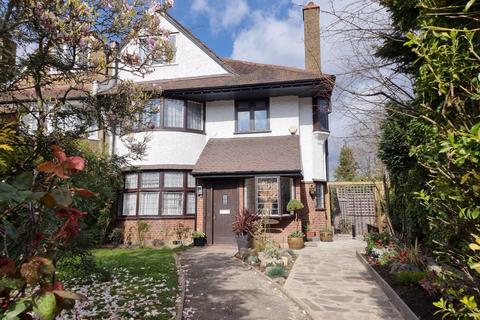 Great North Road, Highgate, N6