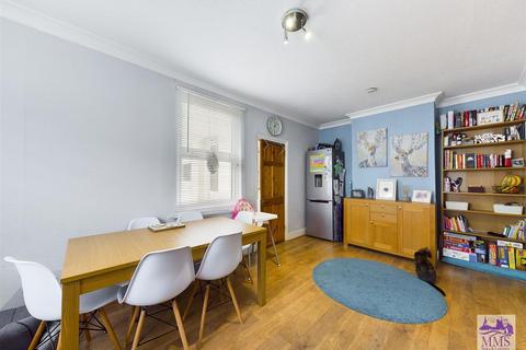 1 Kitchener Road, Rochester, ME2 3AJ