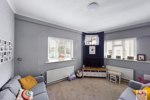 1 Kitchener Road, Rochester, ME2 3AJ