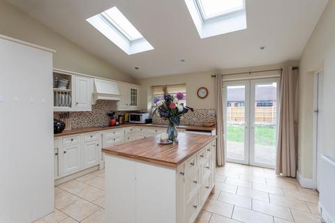 5 bedroom semi-detached house for sale - Oakland Avenue, Stockton Lane, York, YO31 1BY