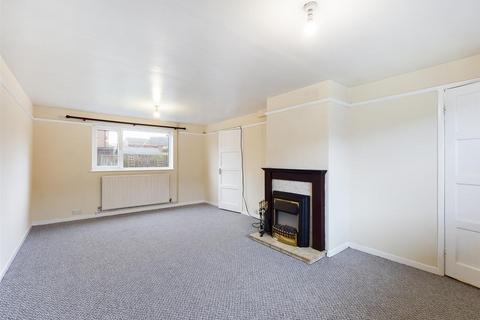 3 bedroom end of terrace house for sale - Auchinleck Close, Driffield