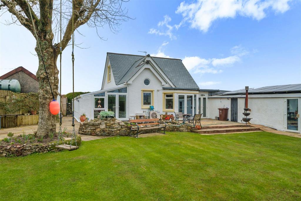Bucketts Hill, Redruth 4 bed detached house for sale £475,000