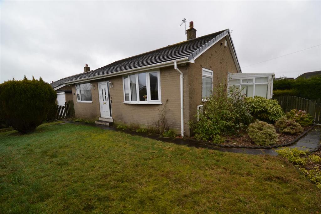 Foxhill Grove, Queensbury, Bradford 2 bed detached bungalow £190,000
