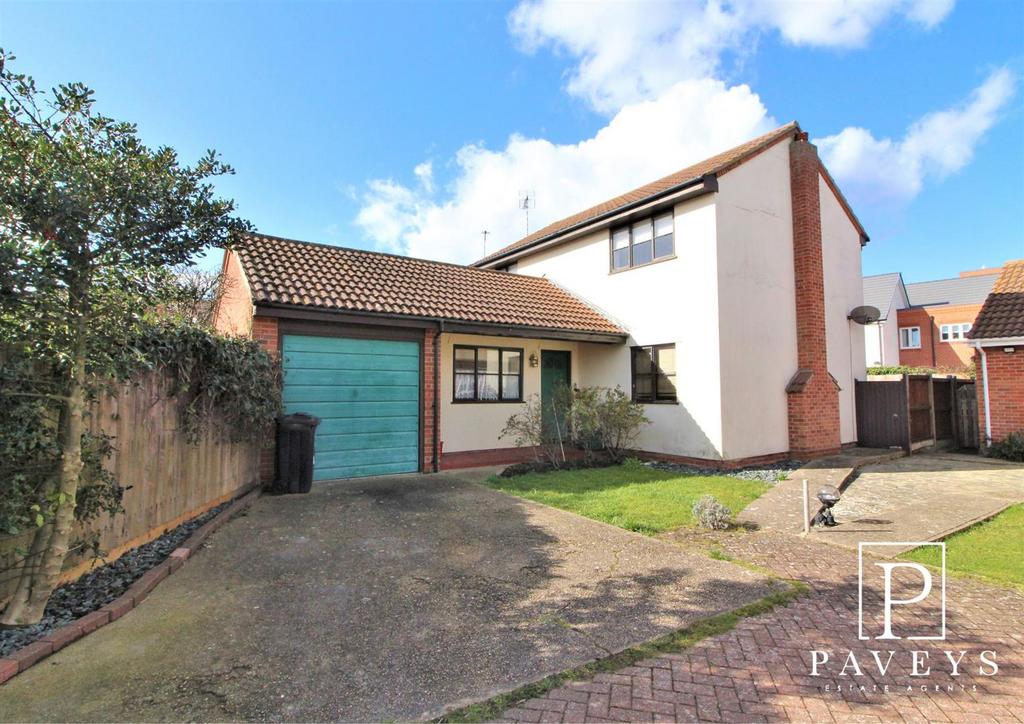 Pole Barn Lane, FrintonOnSea 3 bed detached house for sale £380,000