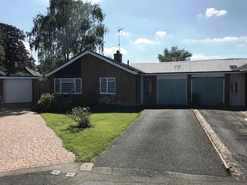 Holland Close, Bidfordonavon 2 bed detached bungalow £995 pcm (£230 pw)