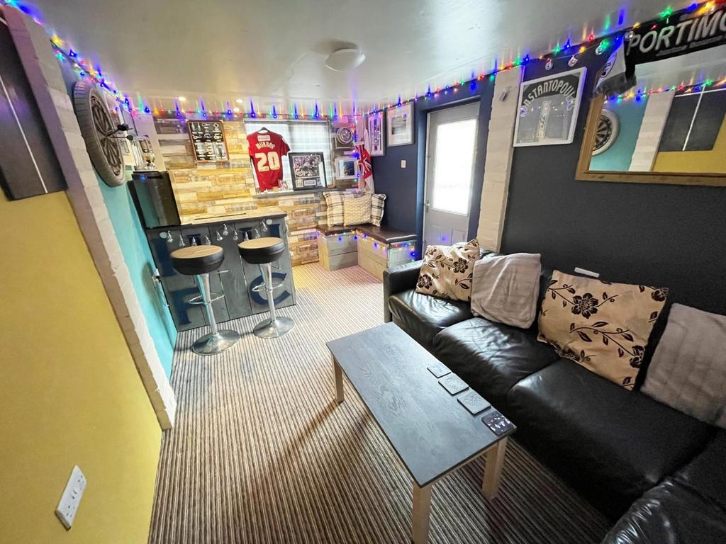 Garage bar