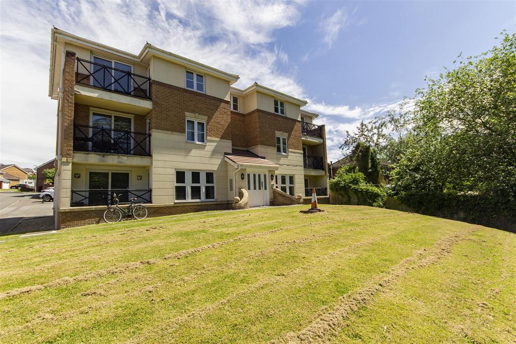 Wilden Croft, Brimington, Chesterfield 2 bed apartment for sale £112,000