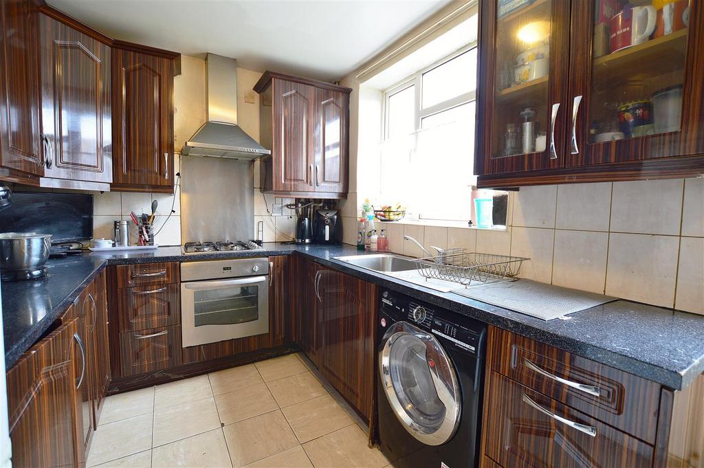 Harrow Road, Slough 2 bed house for sale £415,000