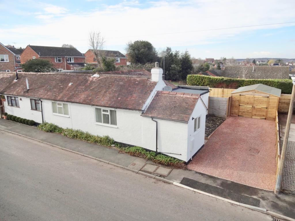 Wyre Hill, Bewdley 3 bed semidetached bungalow £1,100 pcm (£254 pw)