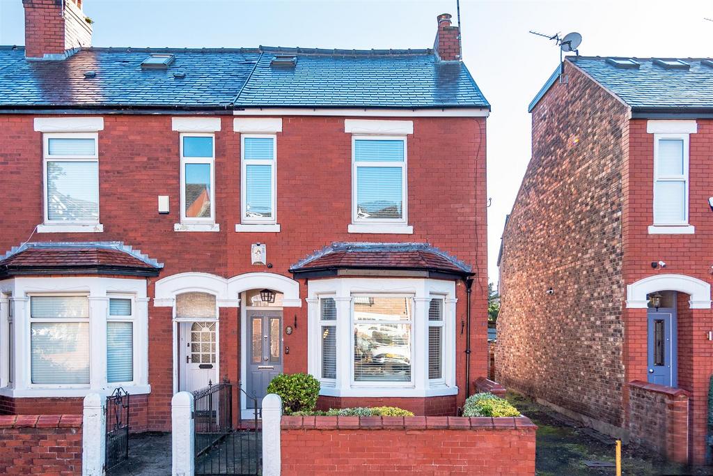 Princes Road, Broadheath, Altrincham 3 bed end of terrace house for