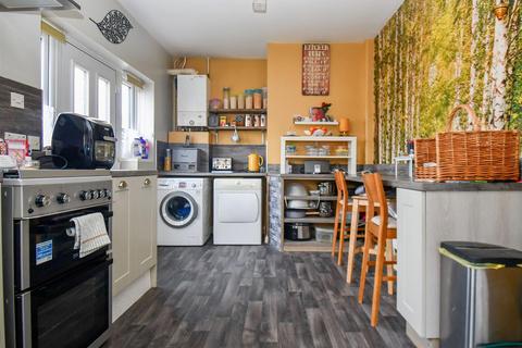3 bedroom end of terrace house for sale - Wadham Grove, Hull