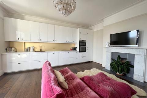 3 bedroom flat to rent, Woodbury Park Road, Tunbridge Wells