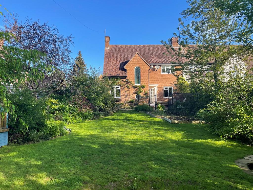 Great North Road, Welwyn, AL6 4 bed semidetached house for sale £675,000