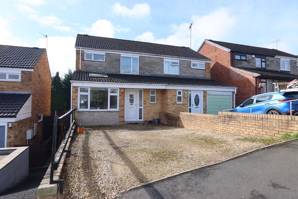 Puxton Drive, Kidderminster, DY11 3 bed semidetached house for sale