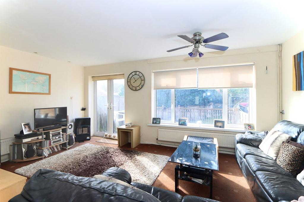 Puxton Drive, Kidderminster, DY11 3 bed semidetached house for sale