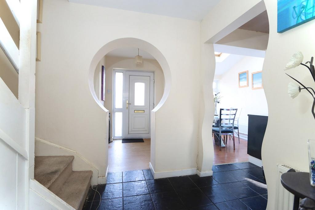 Puxton Drive, Kidderminster, DY11 3 bed semidetached house for sale